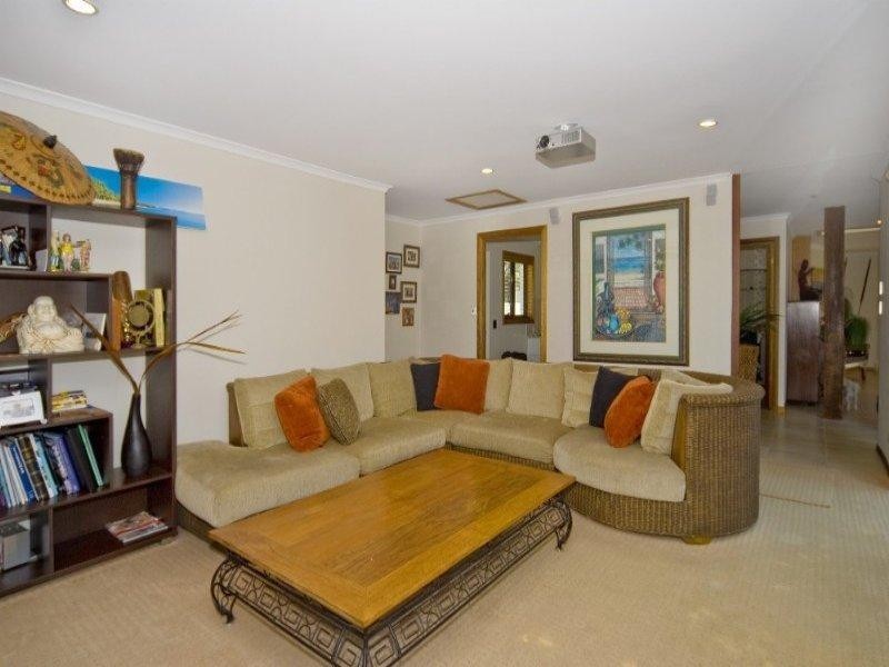 7 Jennifer Avenue, Runaway Bay QLD 4216