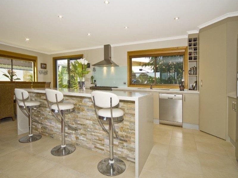 7 Jennifer Avenue, Runaway Bay QLD 4216