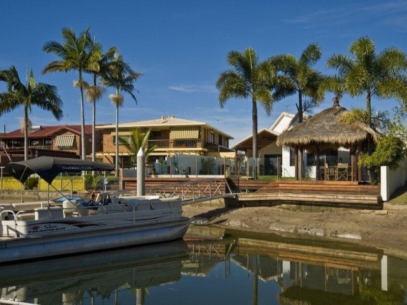 7 Jennifer Avenue, Runaway Bay QLD 4216