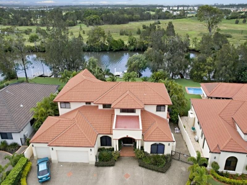 33 Champagne Boulevard, Helensvale QLD 4212