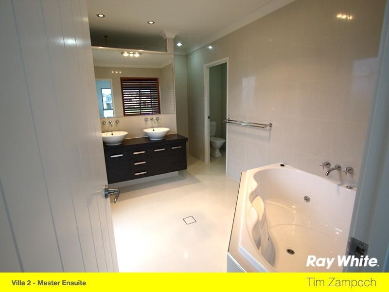 2/15 South Quay Drive, Biggera Waters QLD 4216