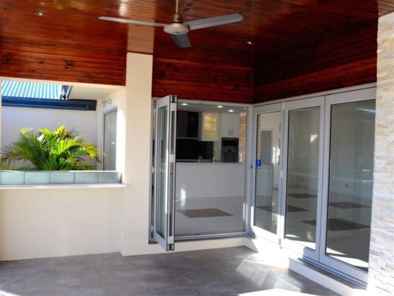 Hope Island QLD 4212