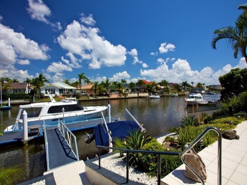 10 Midnight Court, Runaway Bay QLD 4216