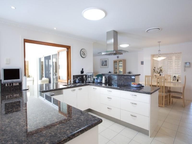 10 Midnight Court, Runaway Bay QLD 4216