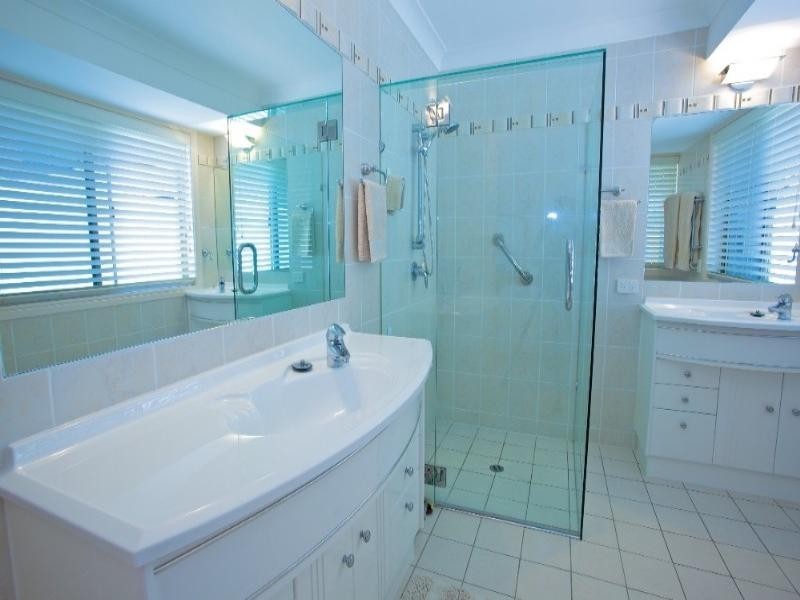 10 Midnight Court, Runaway Bay QLD 4216