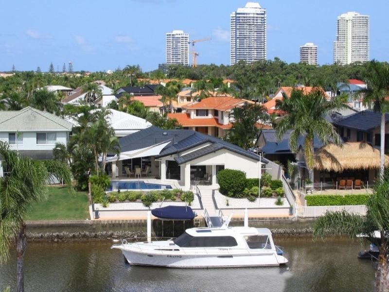 10 Midnight Court, Runaway Bay QLD 4216