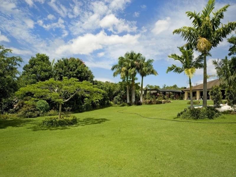 52 Riverdowns Crescent, Helensvale QLD 4212