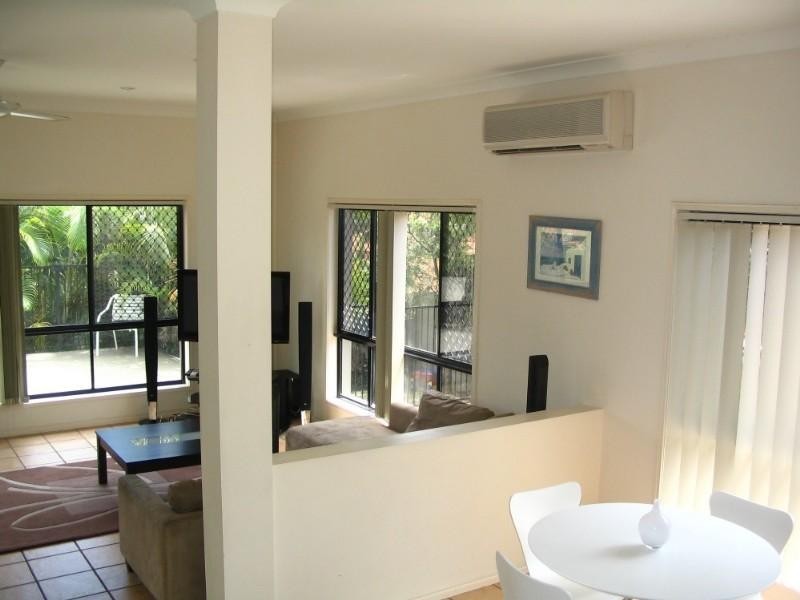 41 Maltravers Drive, Arundel QLD 4214