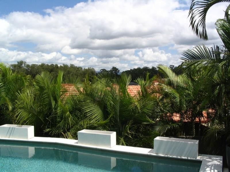 41 Maltravers Drive, Arundel QLD 4214