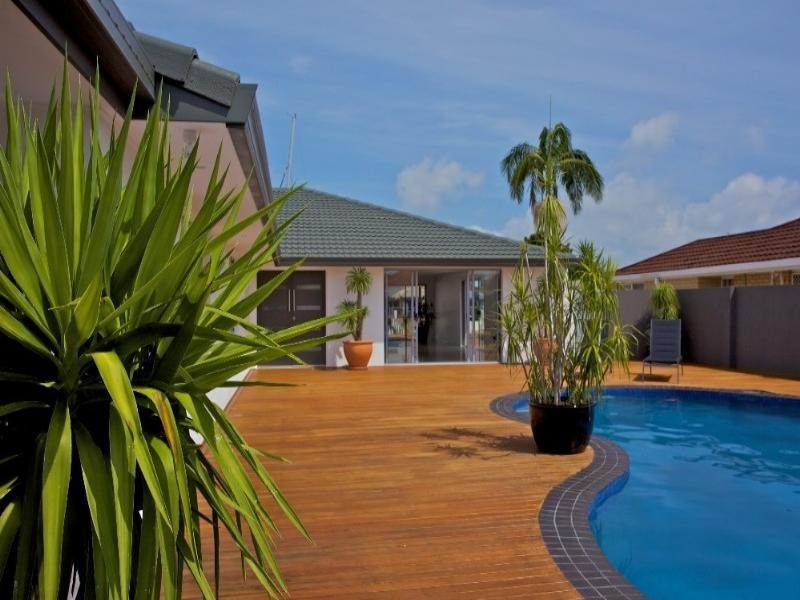 12 Drysdale Place, Paradise Point QLD 4216