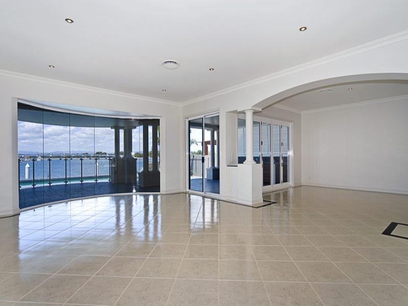 Paradise Point QLD 4216