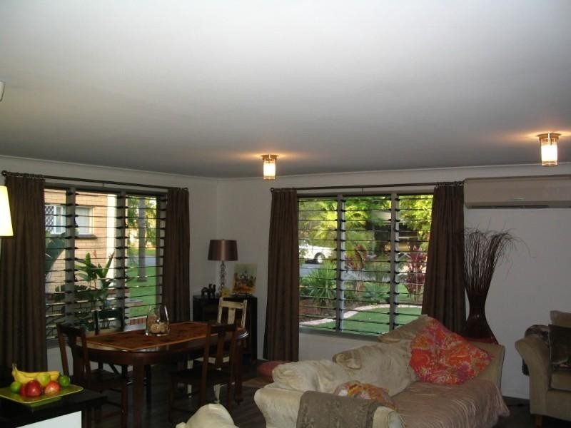 24 Stradbroke Street, Biggera Waters QLD 4216