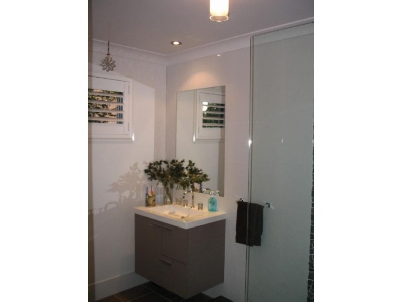 24 Stradbroke Street, Biggera Waters QLD 4216