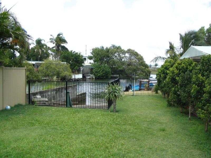 24 Stradbroke Street, Biggera Waters QLD 4216