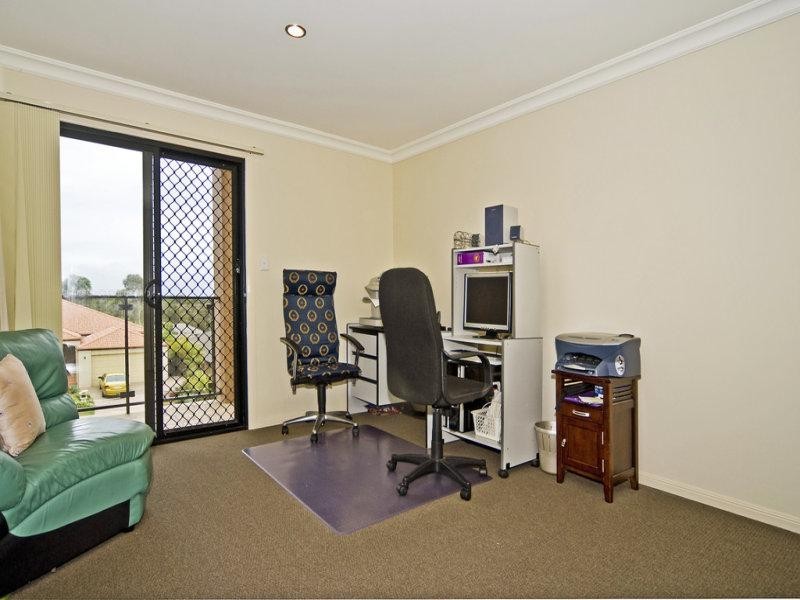 5 Petworth Court, Arundel QLD 4214
