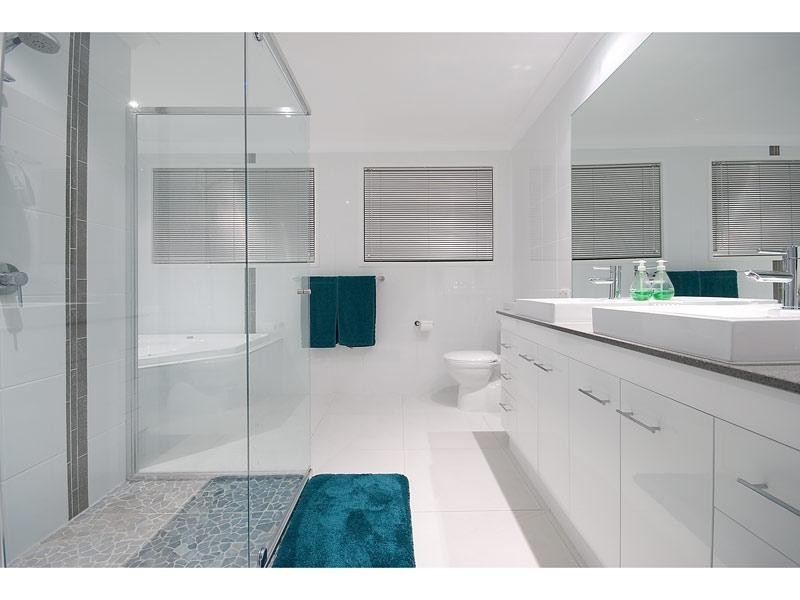 22 Pebble Beach Drive, Runaway Bay QLD 4216