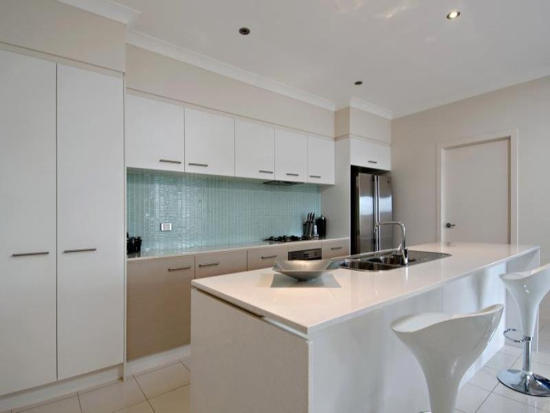 15 The Galley, Hope Island QLD 4212