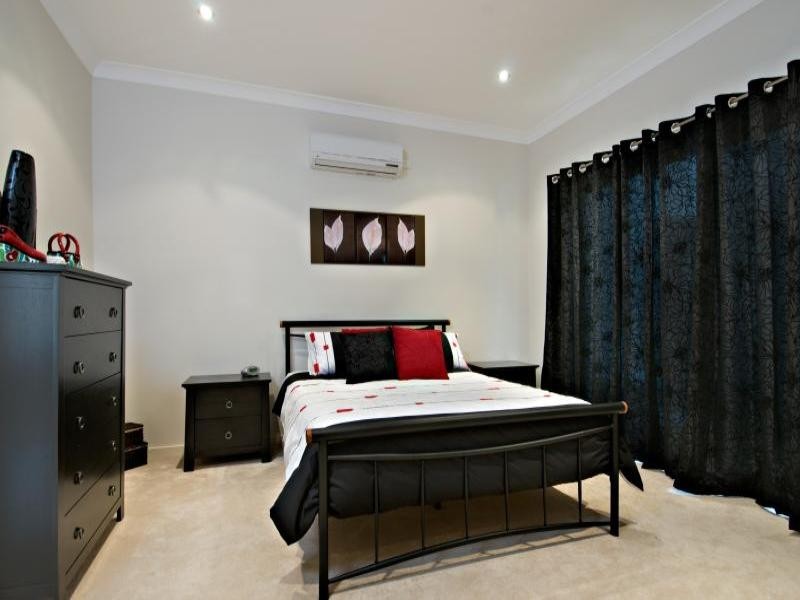 15 The Galley, Hope Island QLD 4212