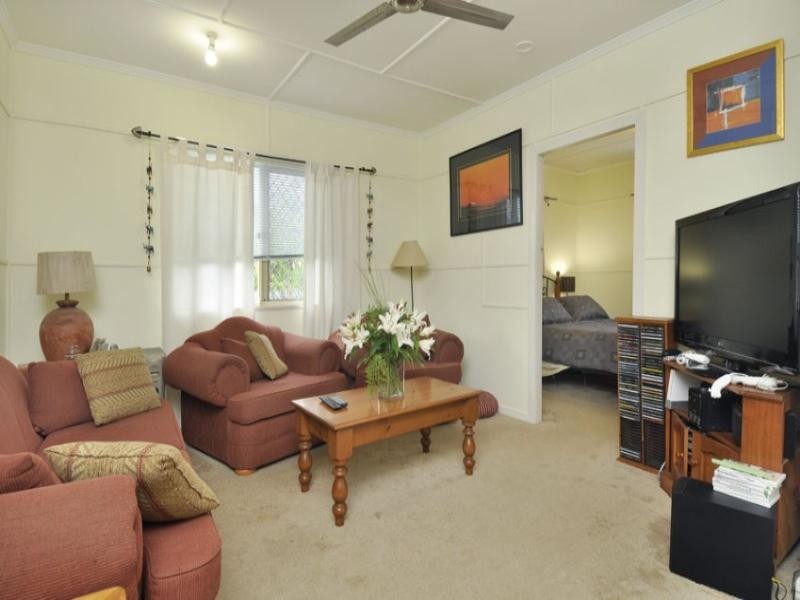 31 Ocean Street, Runaway Bay QLD 4216