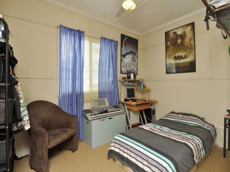 31 Ocean Street, Runaway Bay QLD 4216