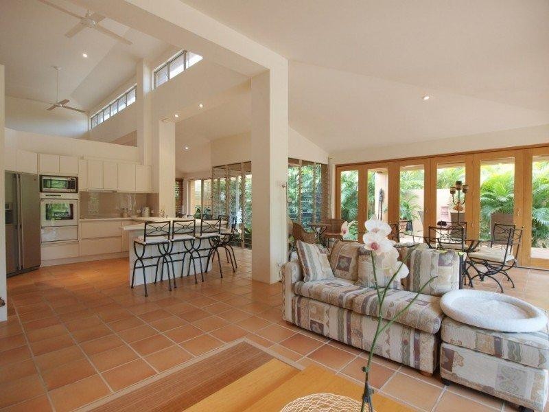 48 Fitzalan Circuit, Arundel QLD 4214