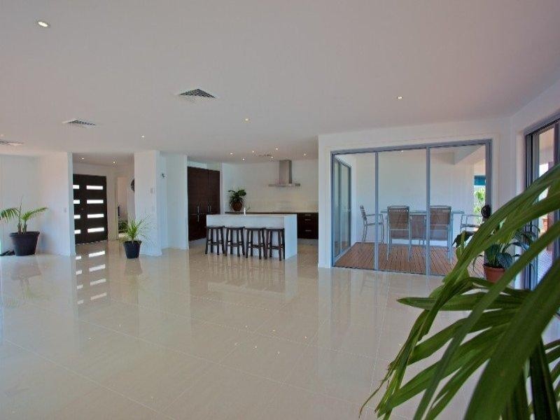 Paradise Point QLD 4216