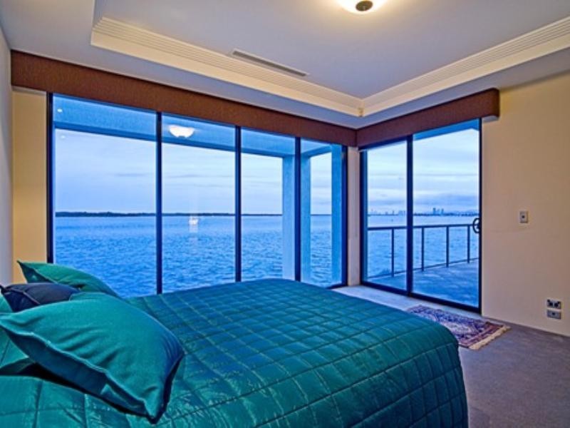 Paradise Point QLD 4216