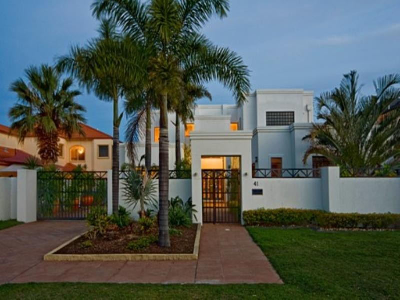 Paradise Point QLD 4216