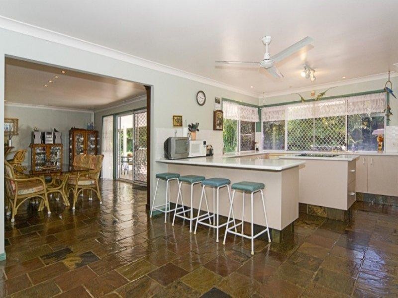 8 Evergreen Court, Parkwood QLD 4214