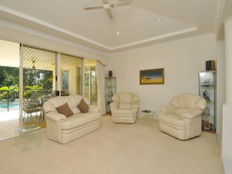 25 Champagne Boulevard, Helensvale QLD 4212