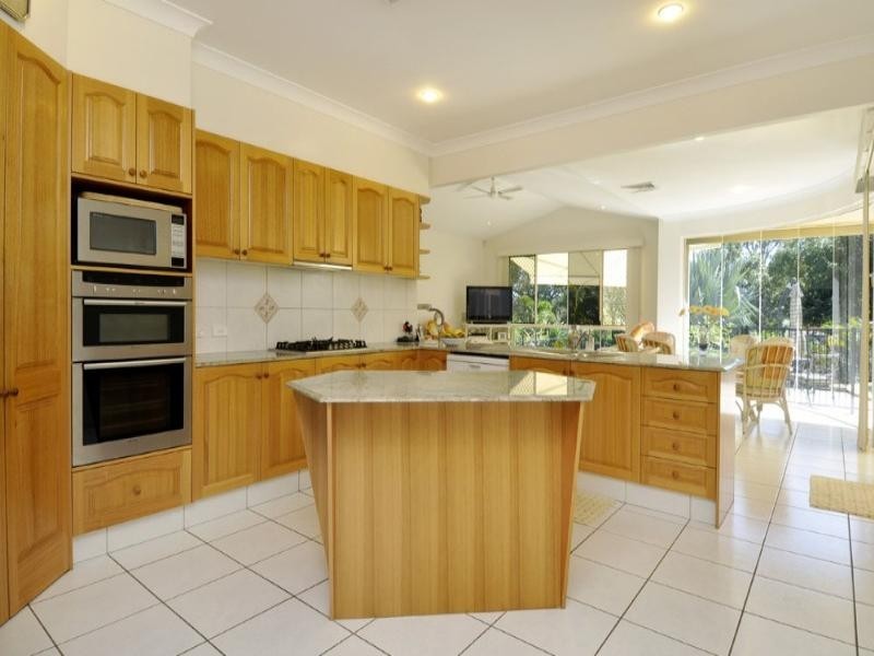 25 Champagne Boulevard, Helensvale QLD 4212