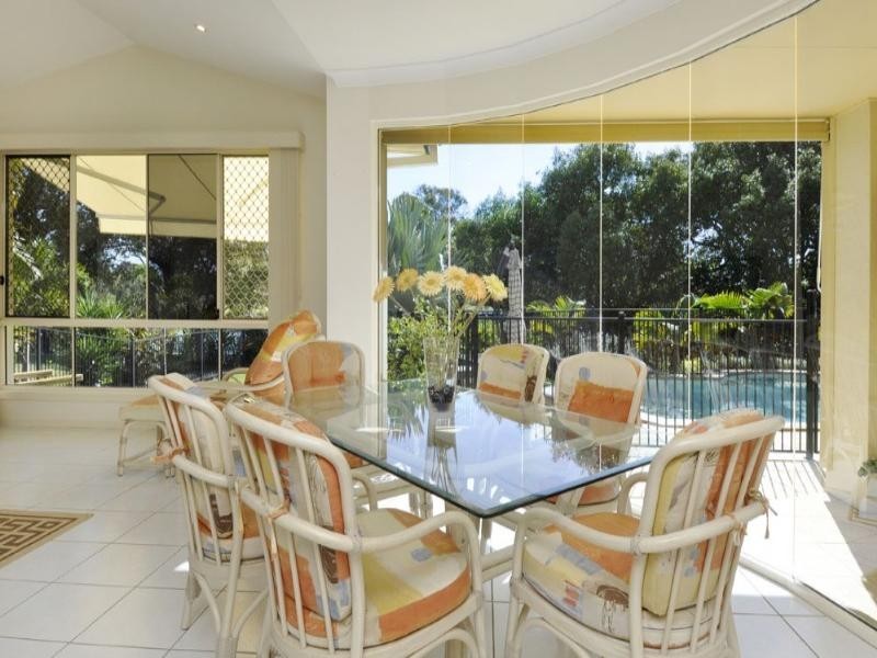 25 Champagne Boulevard, Helensvale QLD 4212