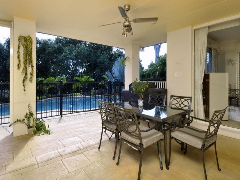 25 Champagne Boulevard, Helensvale QLD 4212