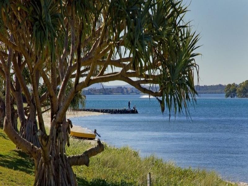 52 Shearwater Esplande, Runaway Bay QLD 4216