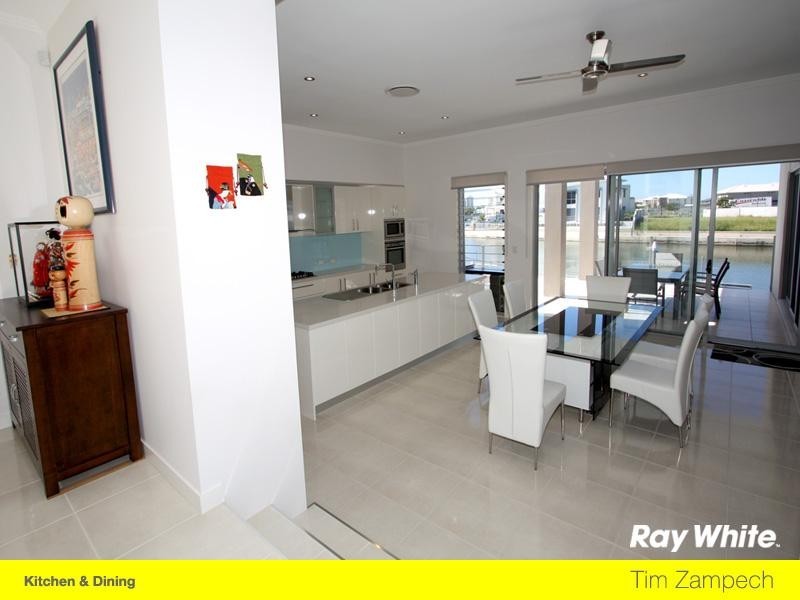 75 Compass Drive, Biggera Waters QLD 4216