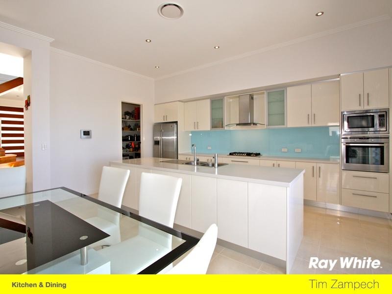75 Compass Drive, Biggera Waters QLD 4216