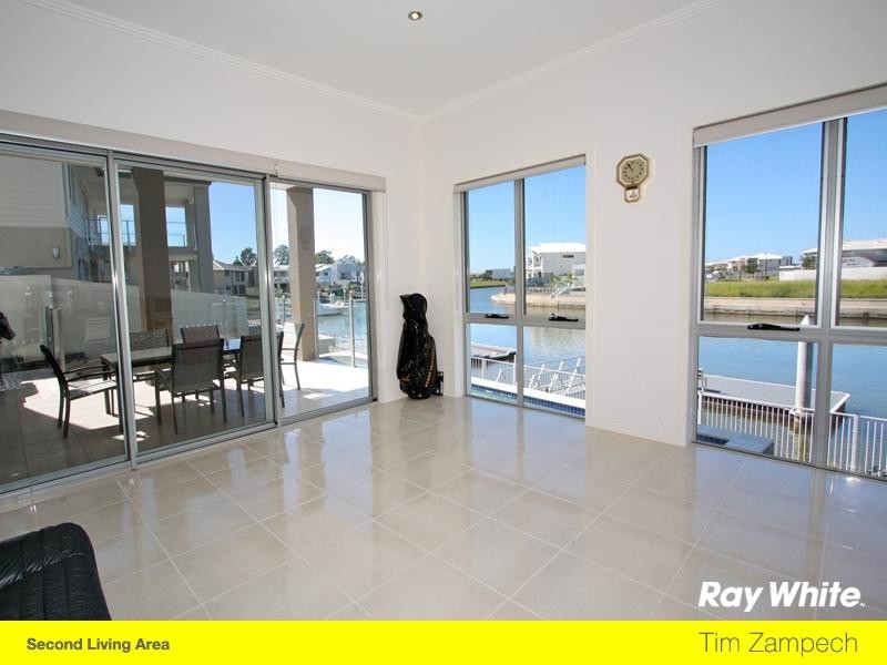 75 Compass Drive, Biggera Waters QLD 4216