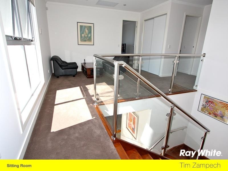 75 Compass Drive, Biggera Waters QLD 4216