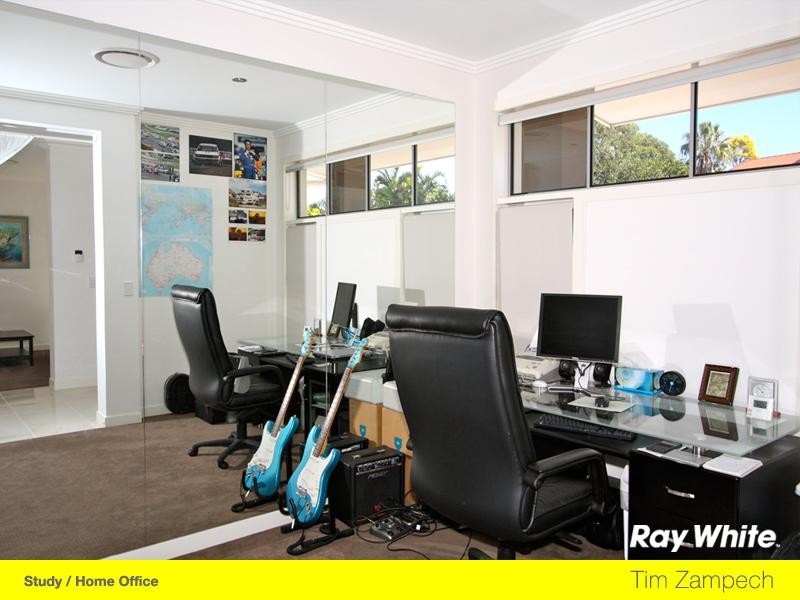 75 Compass Drive, Biggera Waters QLD 4216