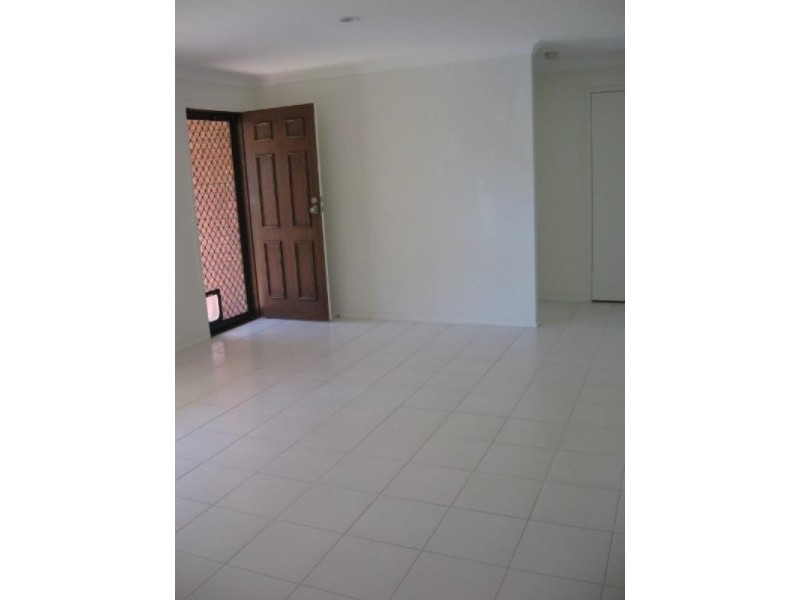 8/31 Thrush Avenue, Paradise Point QLD 4216