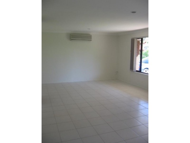 8/31 Thrush Avenue, Paradise Point QLD 4216