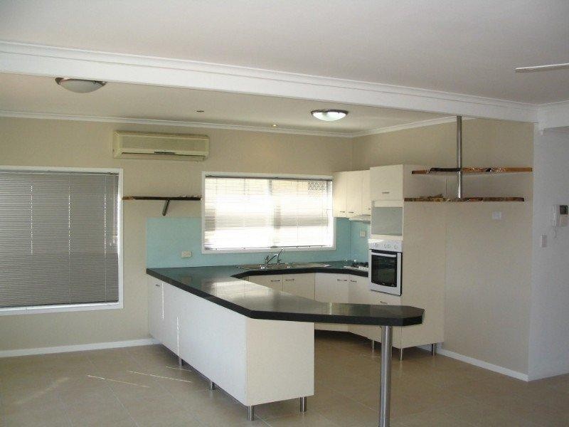 11 Willow Street, Biggera Waters QLD 4216