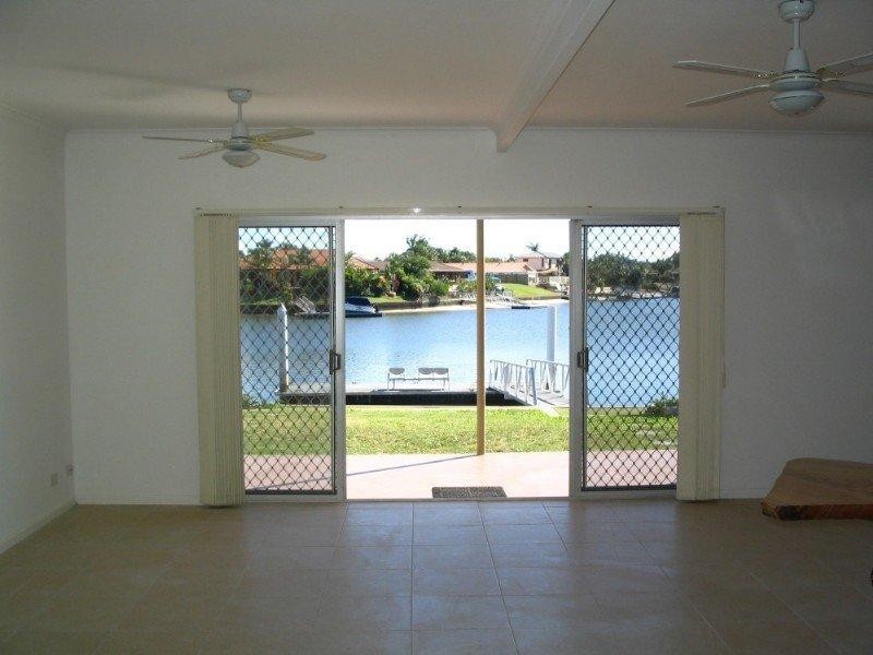 11 Willow Street, Biggera Waters QLD 4216