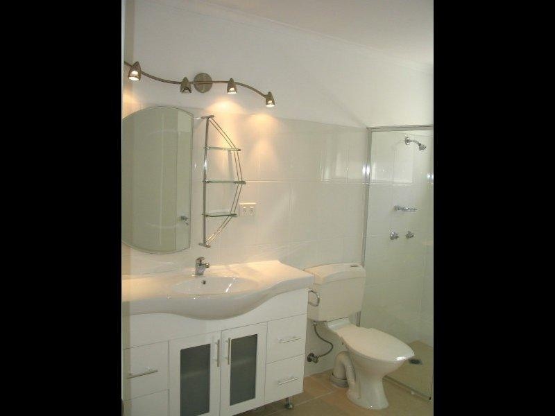 11 Willow Street, Biggera Waters QLD 4216