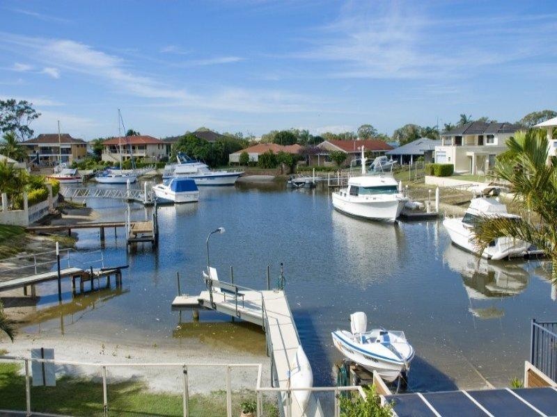 3 Namatjira Street, Paradise Point QLD 4216