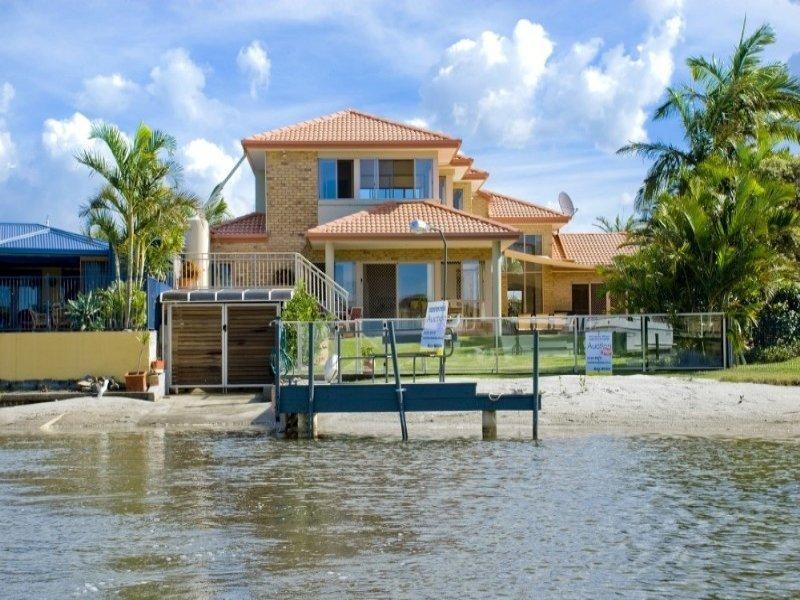 3 Namatjira Street, Paradise Point QLD 4216