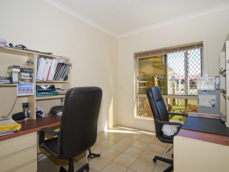 3 Namatjira Street, Paradise Point QLD 4216