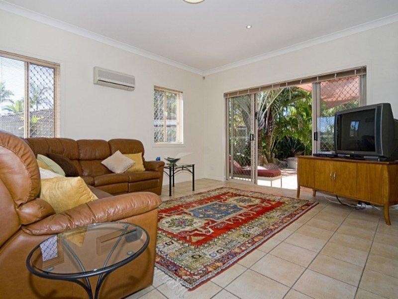 3 Namatjira Street, Paradise Point QLD 4216