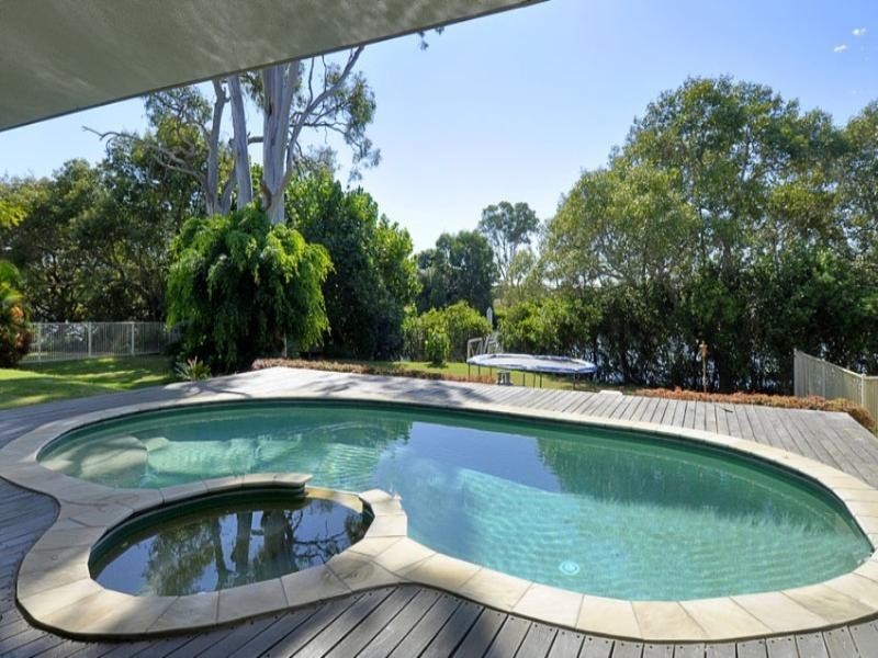 23 Champagne Boulevard, Helensvale QLD 4212