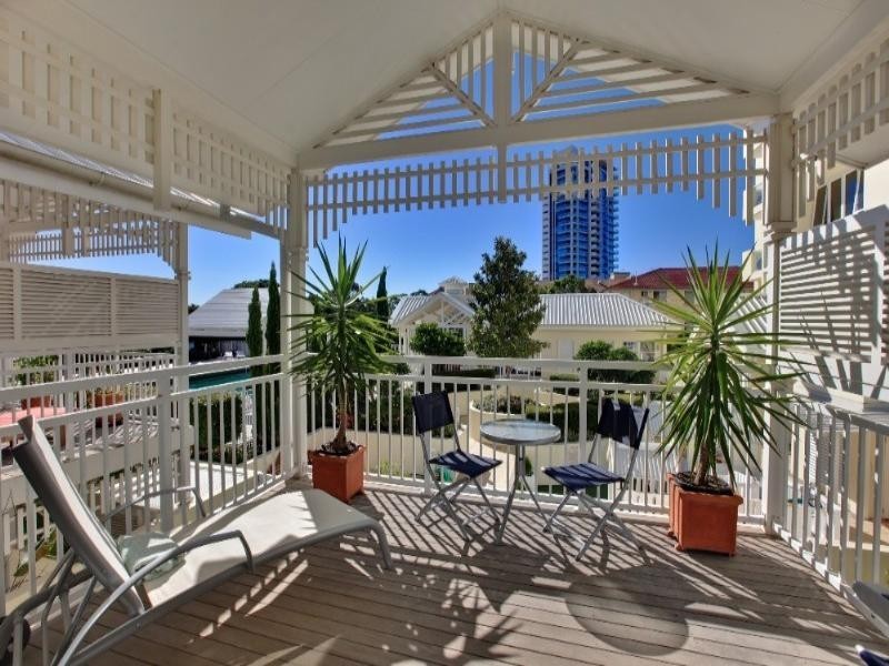 Labrador QLD 4215